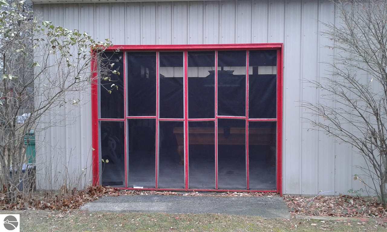 6040 Cedar Lake Rd