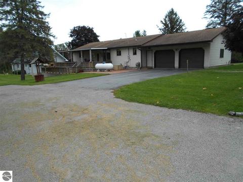 5775 Huron Woods Dr