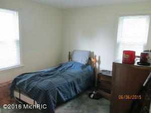 For Sale: 922 S Cedar St Greenville, MI 48838