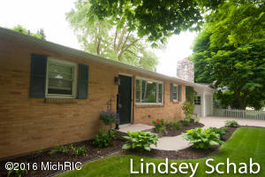 For Sale: 424 S Luray St Greenville, MI 48838