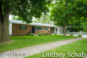 For Sale: 424 S Luray St Greenville, MI 48838