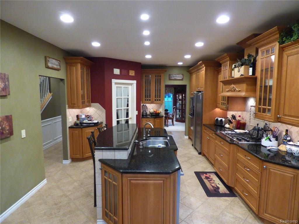 570 Gentry Ct