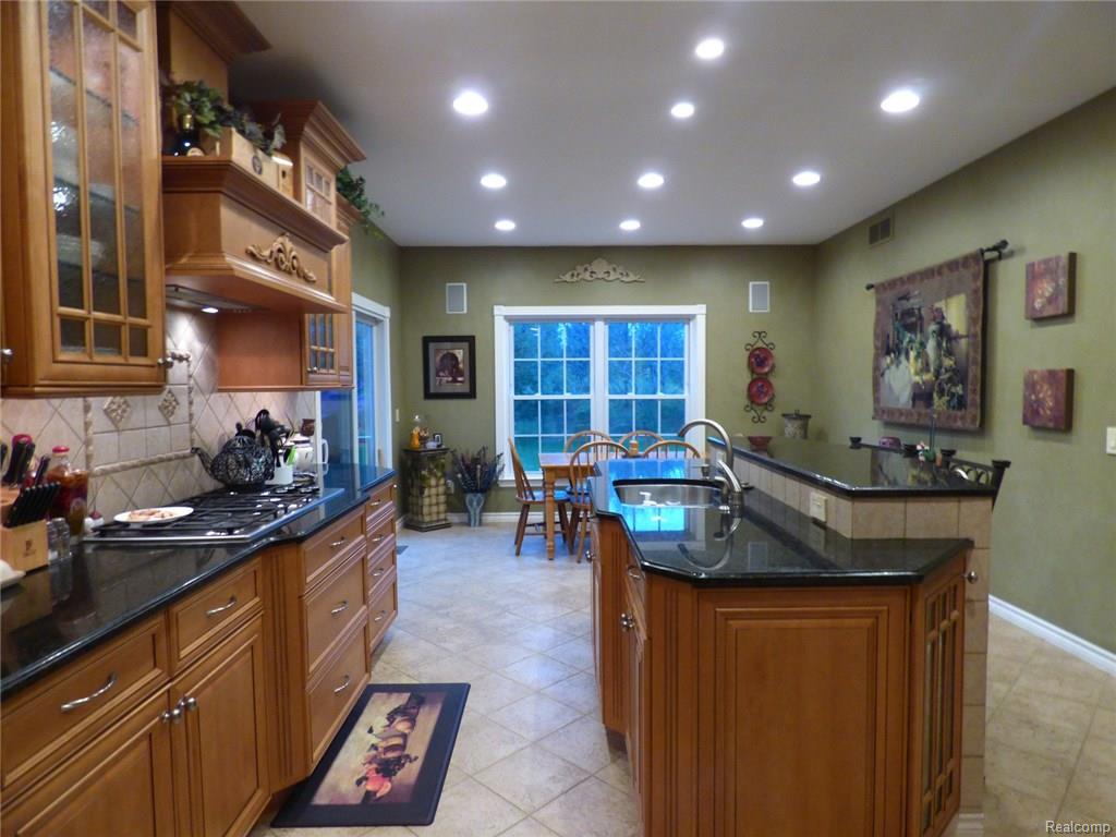 570 Gentry Ct