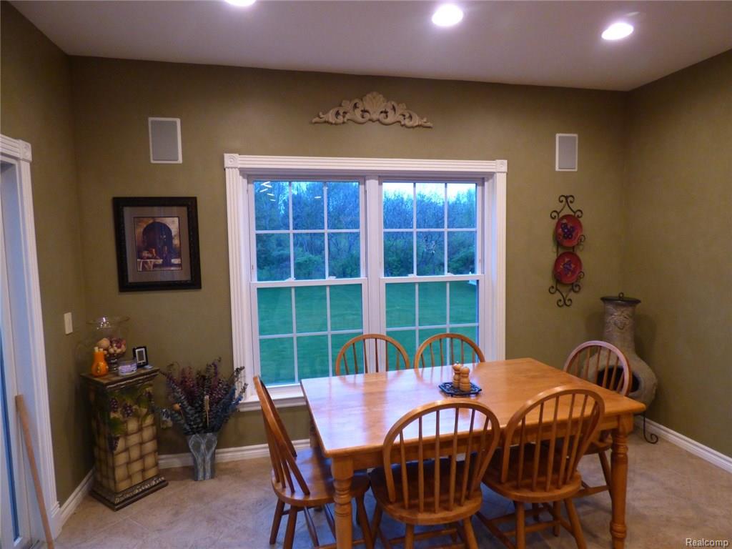 570 Gentry Ct