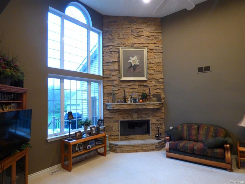 570 Gentry Ct