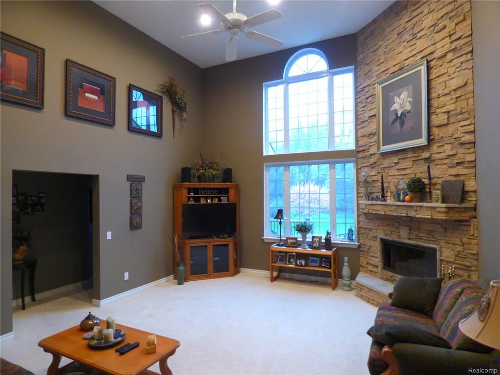 570 Gentry Ct