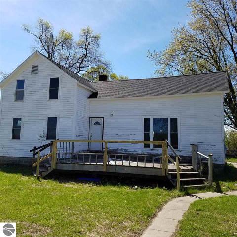 1690 Leroy Ln