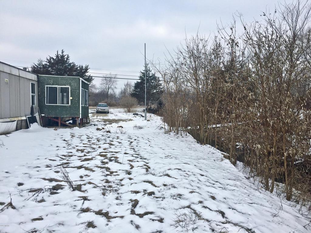 2685 W Long Lake Rd