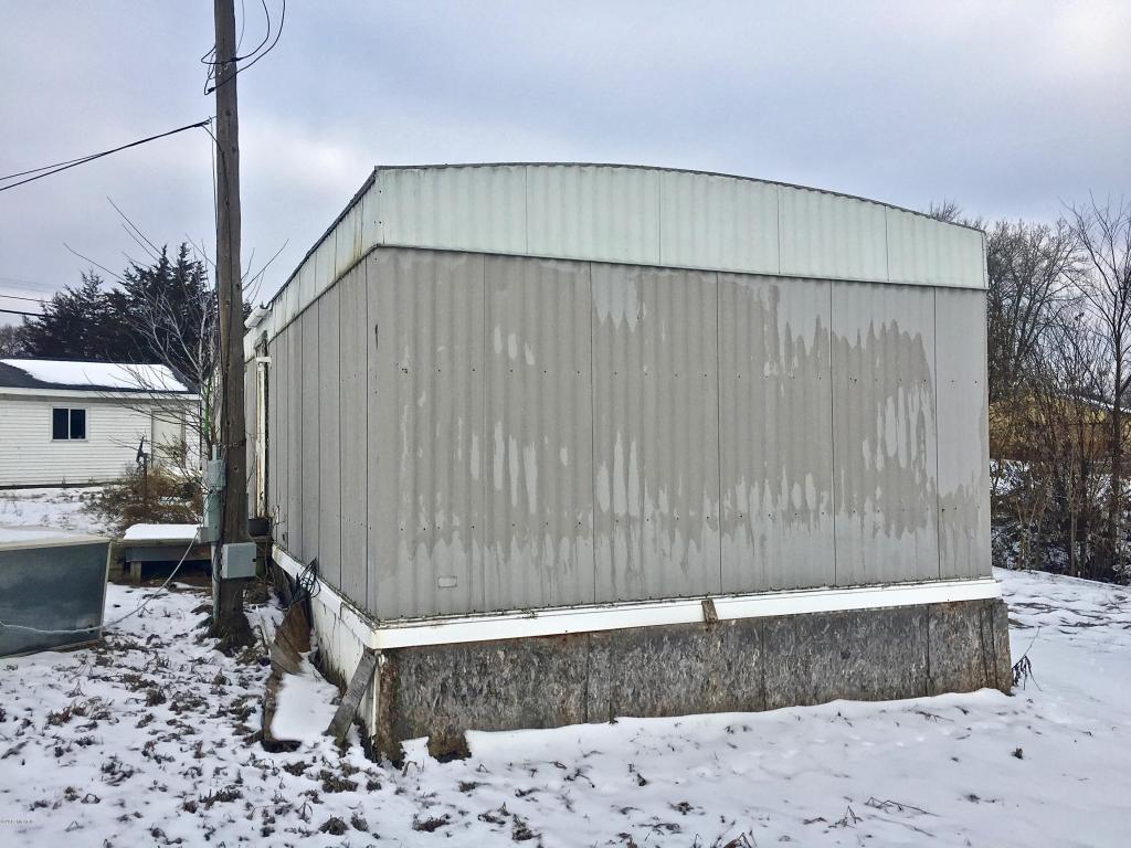 2685 W Long Lake Rd
