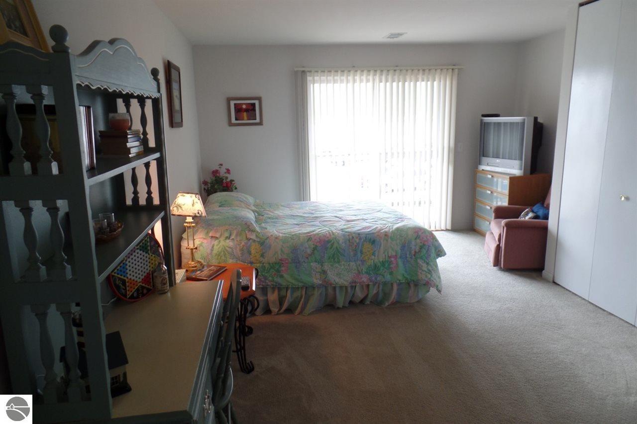 1032 Birdie Dr