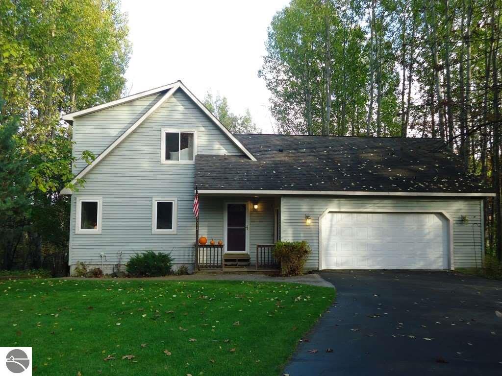 4012 Castle Ln