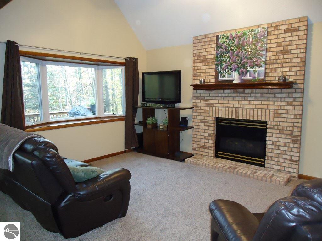 4012 Castle Ln