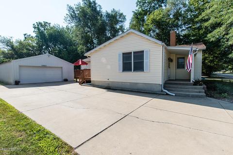 706 Foley St