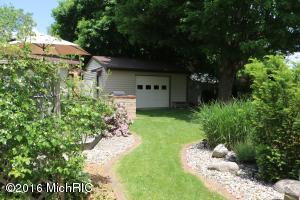For Sale: 226 E Westwood Dr Kalamazoo, MI 49006