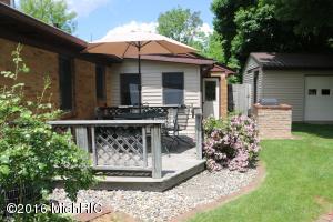 For Sale: 226 E Westwood Dr Kalamazoo, MI 49006
