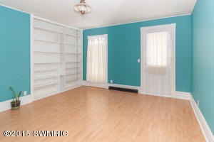 For Sale: 818 Hoffman Kalamazoo, MI 49007