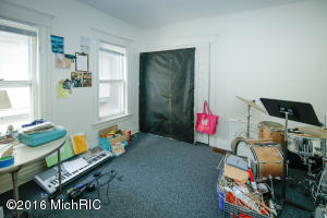 815 W Walnut St
