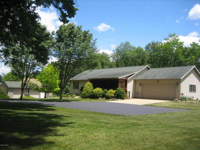 105 Candlewood Ln
