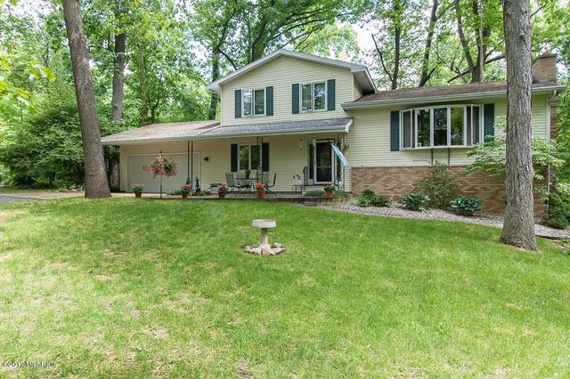 105 Candlewood Ln