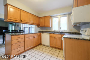 For Sale: 180 S Minges Rd Battle Creek, MI 49015