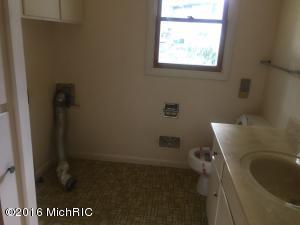 1421 Royal Oak Ave
