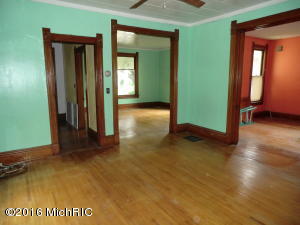For Sale: 29 E Alden St Coldwater, MI 49036