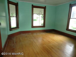 For Sale: 29 E Alden St Coldwater, MI 49036
