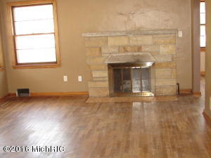 For Sale: 63 Emerald Ave Battle Creek, MI 49037