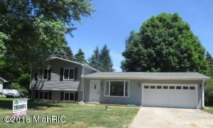 For Sale: 207 Suwanee St Battle Creek, MI 49037