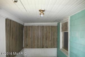 For Sale: 514 Fenimore Ave Kalamazoo, MI 49048