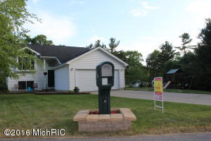 For Sale: 2591 Quakezik St Hastings, MI 49058
