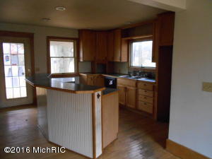 1061 W Sager Rd