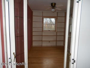 1061 W Sager Rd