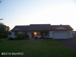 53882 Ridgeview Cir, Paw Paw MI 49079