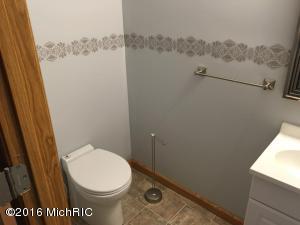 53882 Ridgeview Cir, Paw Paw MI 49079