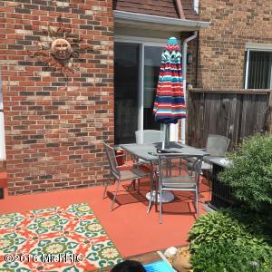 For Sale: 2540 Essex Ct Saint Joseph, MI 49085