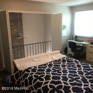 For Sale: 2540 Essex Ct Saint Joseph, MI 49085