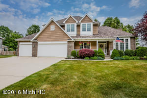 For Sale: 3829 Fox Xing Saint Joseph, MI 49085