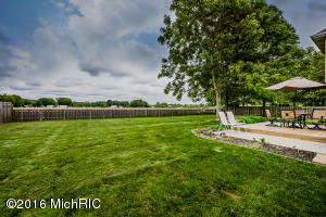 For Sale: 3829 Fox Xing Saint Joseph, MI 49085