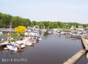For Sale: 815 Wells St #APT 502 South Haven, MI 49090
