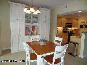 For Sale: 815 Wells St #APT 502 South Haven, MI 49090