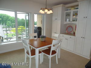 For Sale: 815 Wells St #APT 502 South Haven, MI 49090