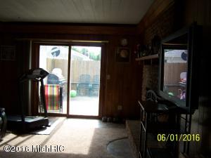 For Sale: 1624 Griffith St Sturgis, MI 49091