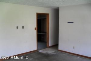For Sale: 3144 Knight Dr Buchanan, MI 49107