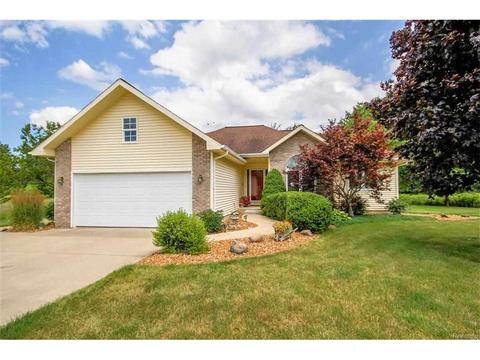 867 E Barrington Cir