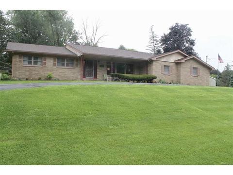 867 E Barrington Cir
