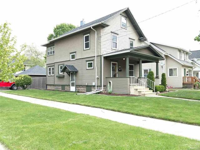 891 Bagg Ave