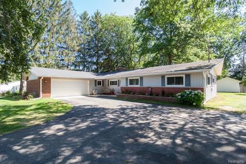 1833 Badgley Rd