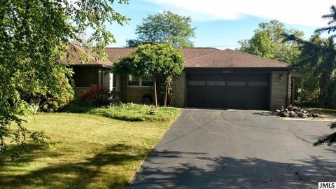 1833 Badgley Rd