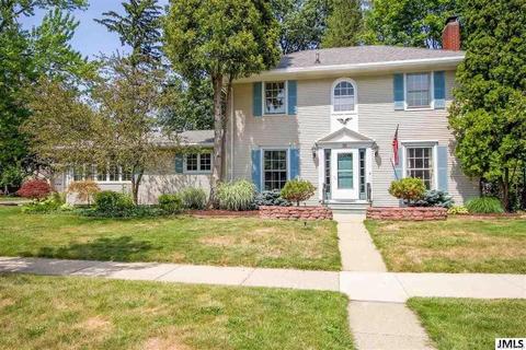 1833 Badgley Rd
